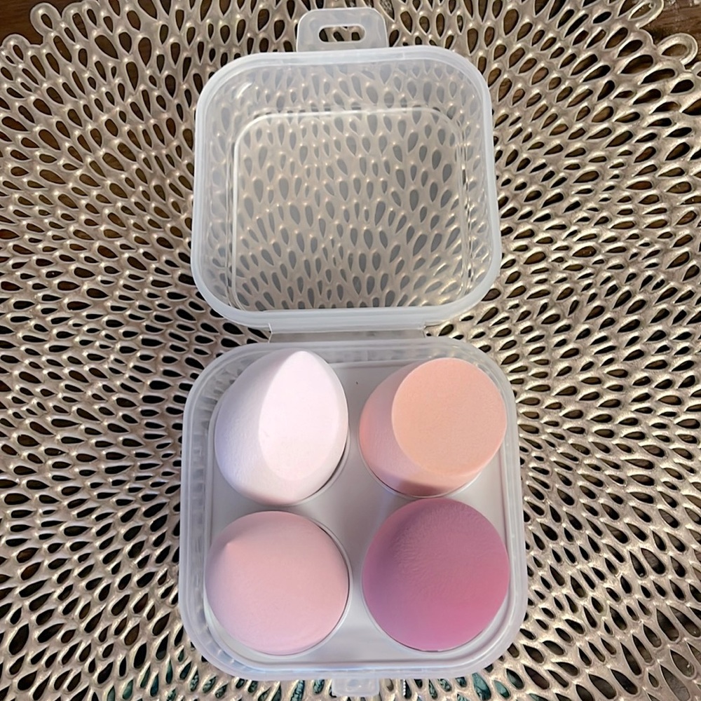 4 Piece Makeup Sponge Set with Case